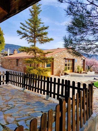 A la venta un famoso hotel-restaurante de la Alpujarra de Granada: «Tiene un sinfín de posibilidades»